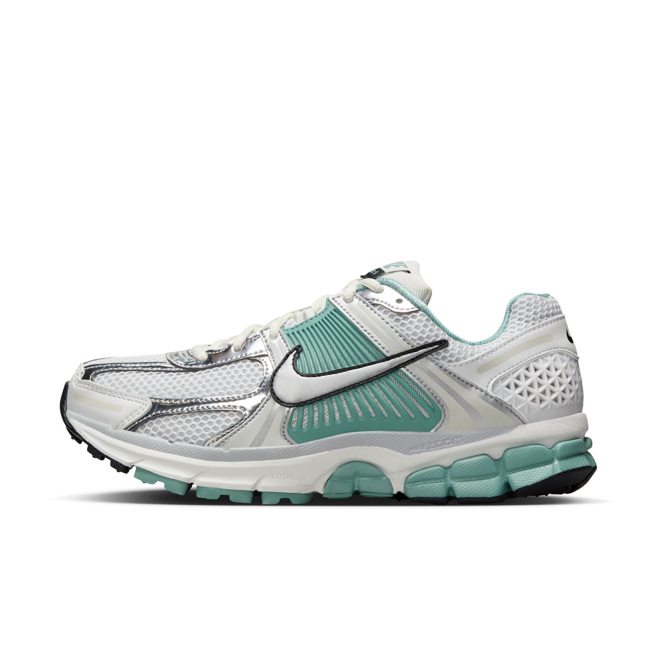 Nike Women's Zoom Vomero 5 Shoes