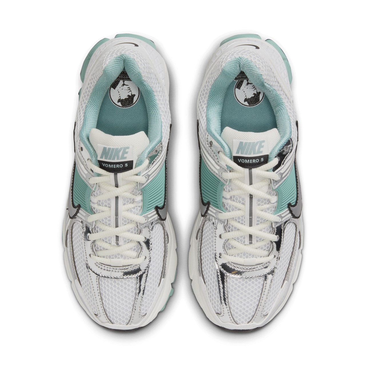 Nike Women's Zoom Vomero 5 Shoes