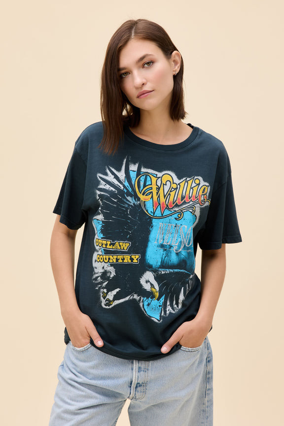 Daydreamer Women's Willie Nelson Outlaw Country Boyfriend Tee