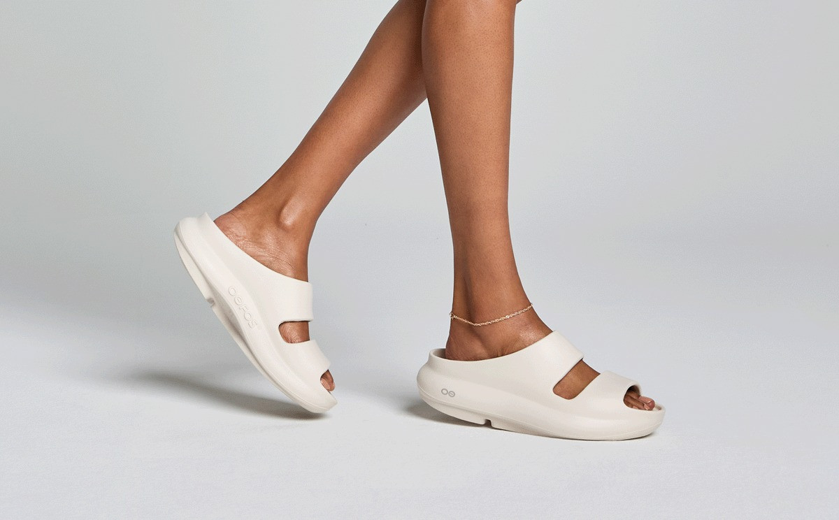 Oofos Women's OOyea Sandals