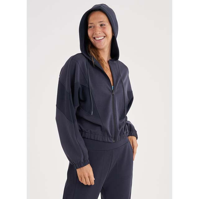 Thrive Societe Women's Ultraluxe Oversized Hoodie 4 Thrive Societe Women's Ultraluxe Oversized Hoodie