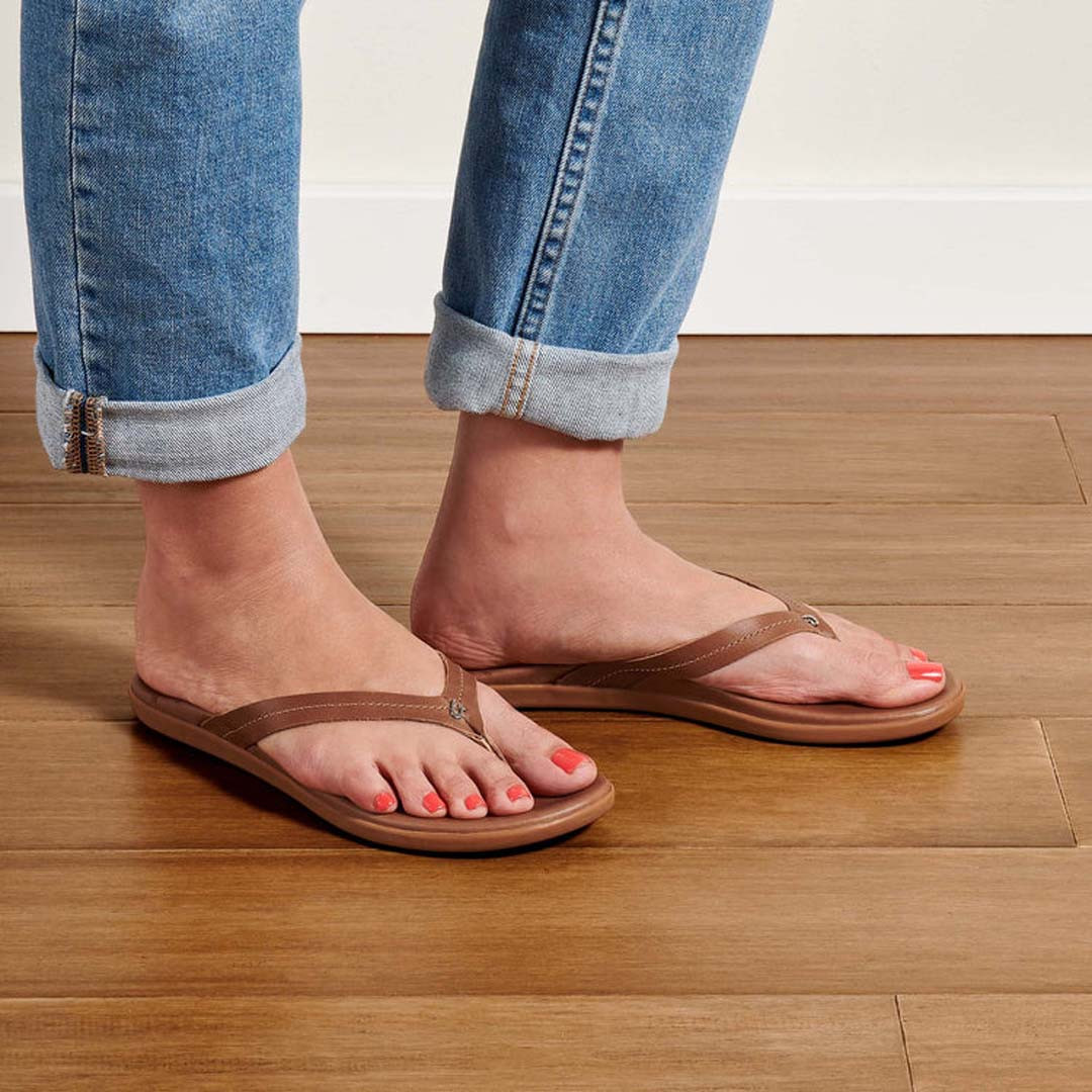 Olukai Women's Honu Leather Beach Sandals