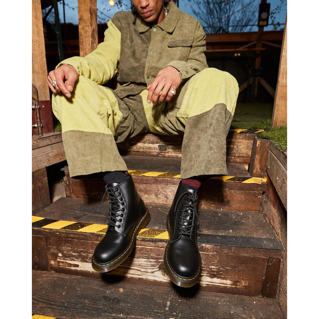 Dr. Martens 1460 Smooth Leather Boots - Black