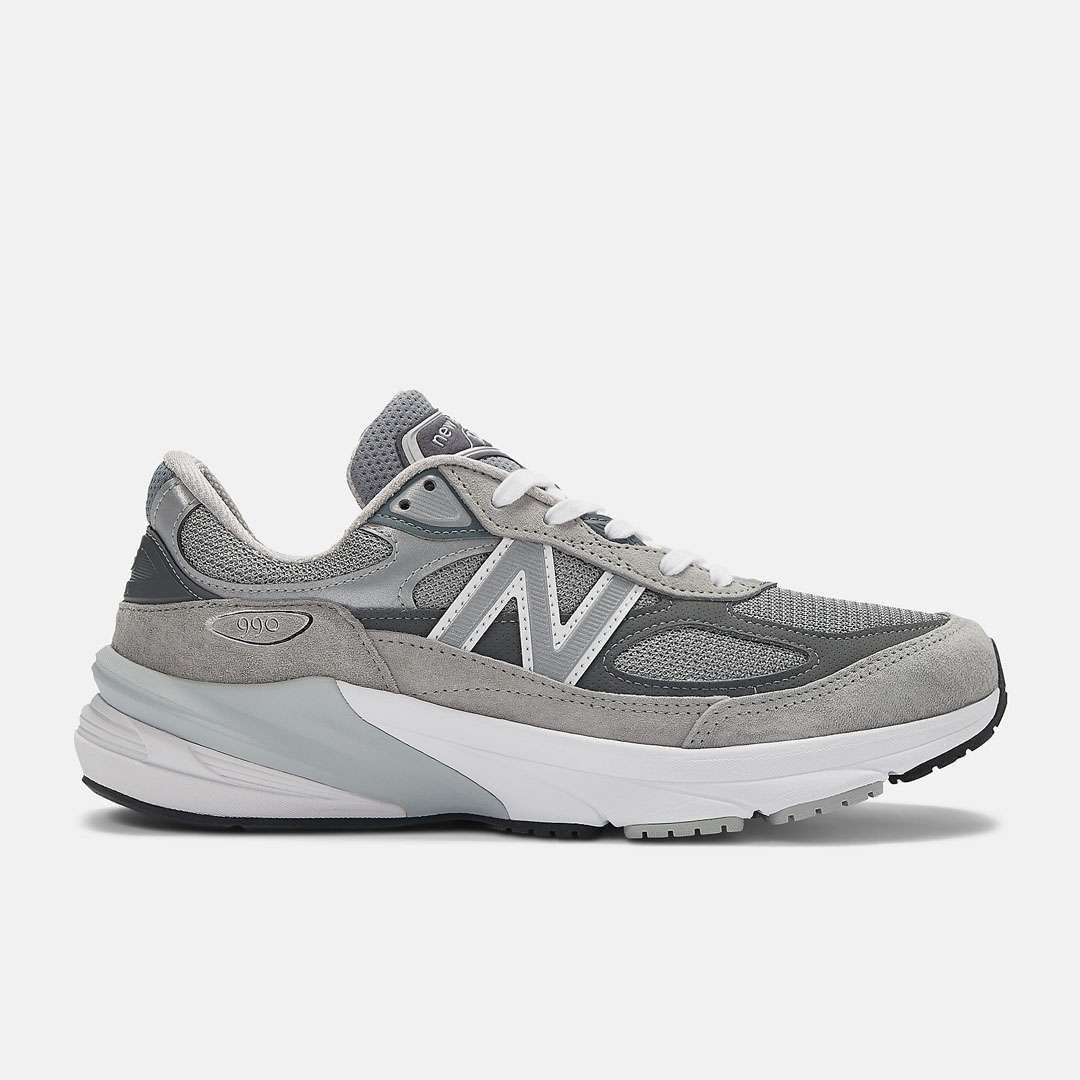 New Balance Women's 990v6 Shoes