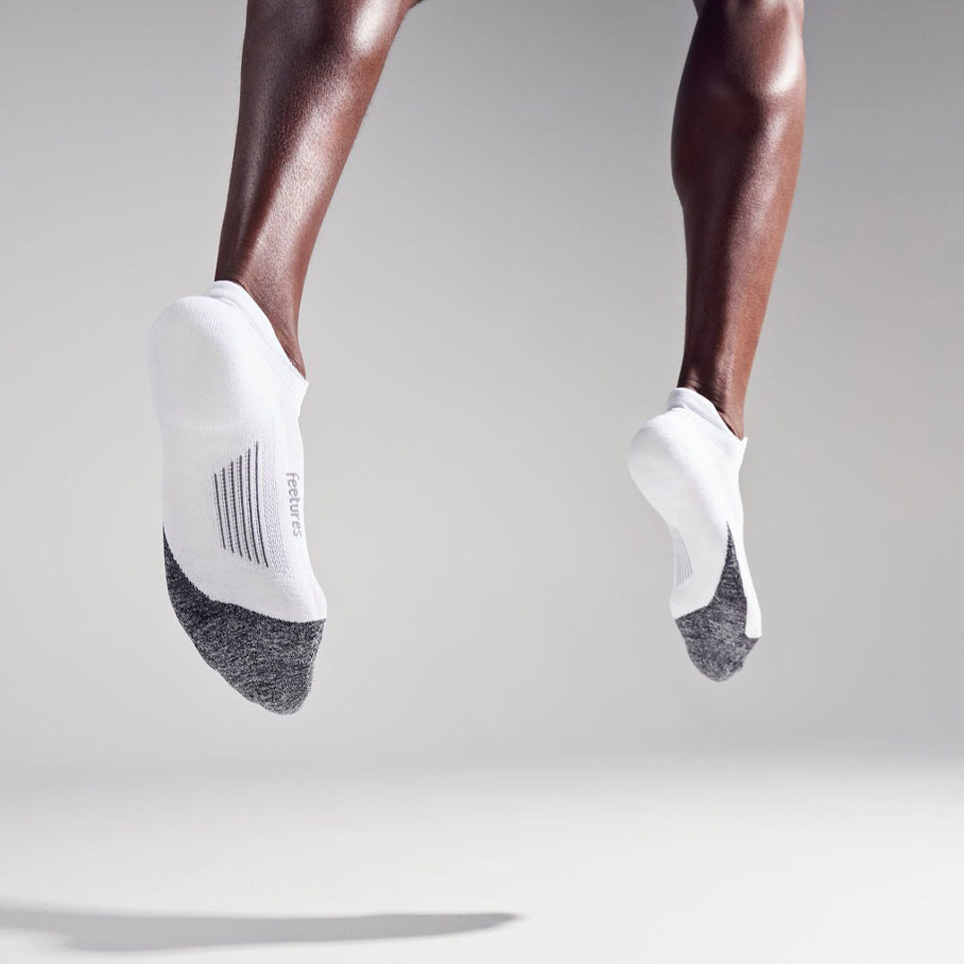 Feetures Elite Max Cushion No Show Tab Socks