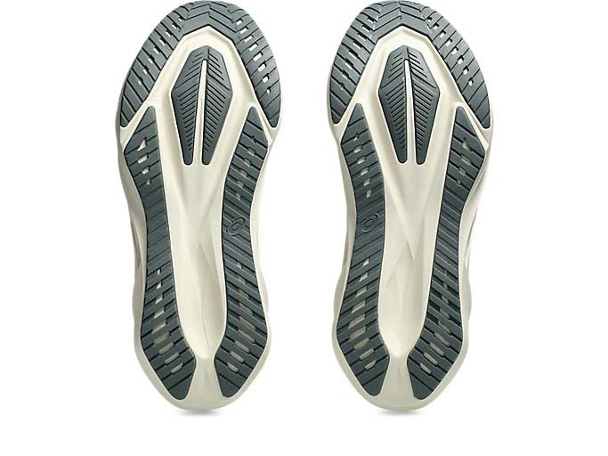 Asics Men's Novablast 5 Track Club Running Shoes 7 Asics Men's Novablast 5 Track Club Running Shoes