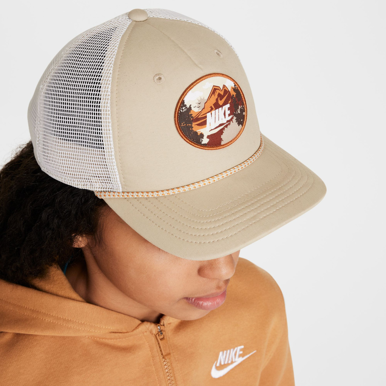 Nike Kids' Rise Outdoor Trucker Cap 3 Nike Kids' Rise Outdoor Trucker Cap