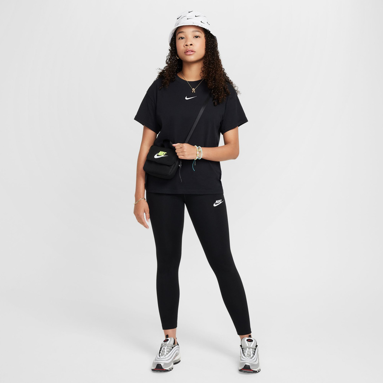 Nike Girls' Sportswear Classic High Waisted Leggings